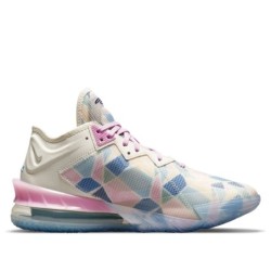 Nike LeBron 18 - Style Distinctif Unique